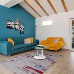 4 Bedroom Stunning Home In Pula