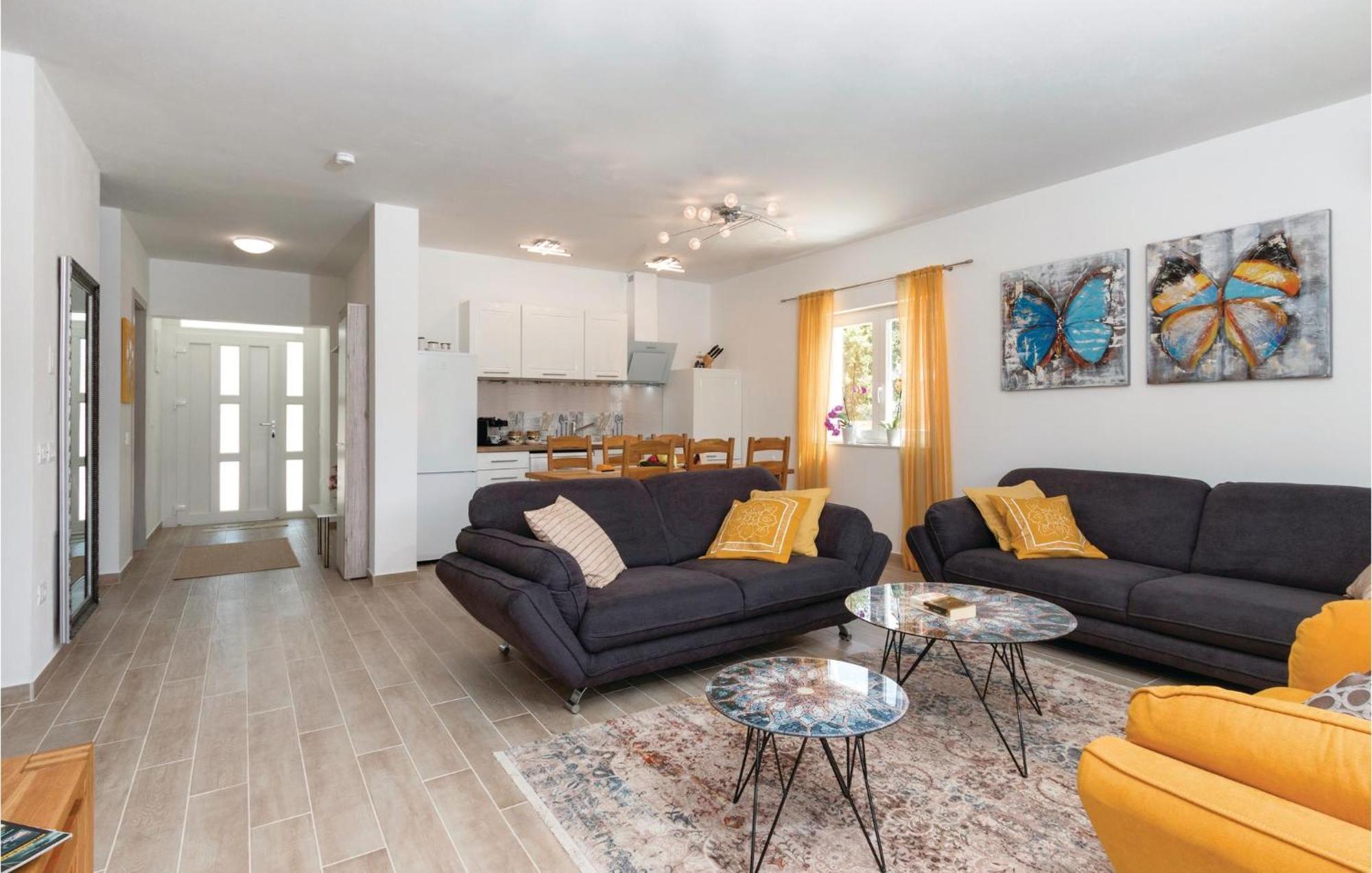 4 Bedroom Stunning In Pula