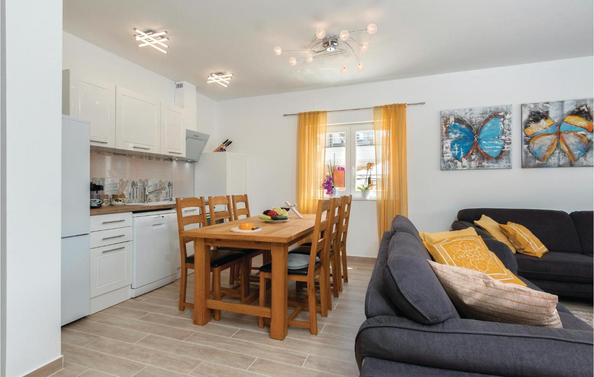 4 Bedroom Stunning In *