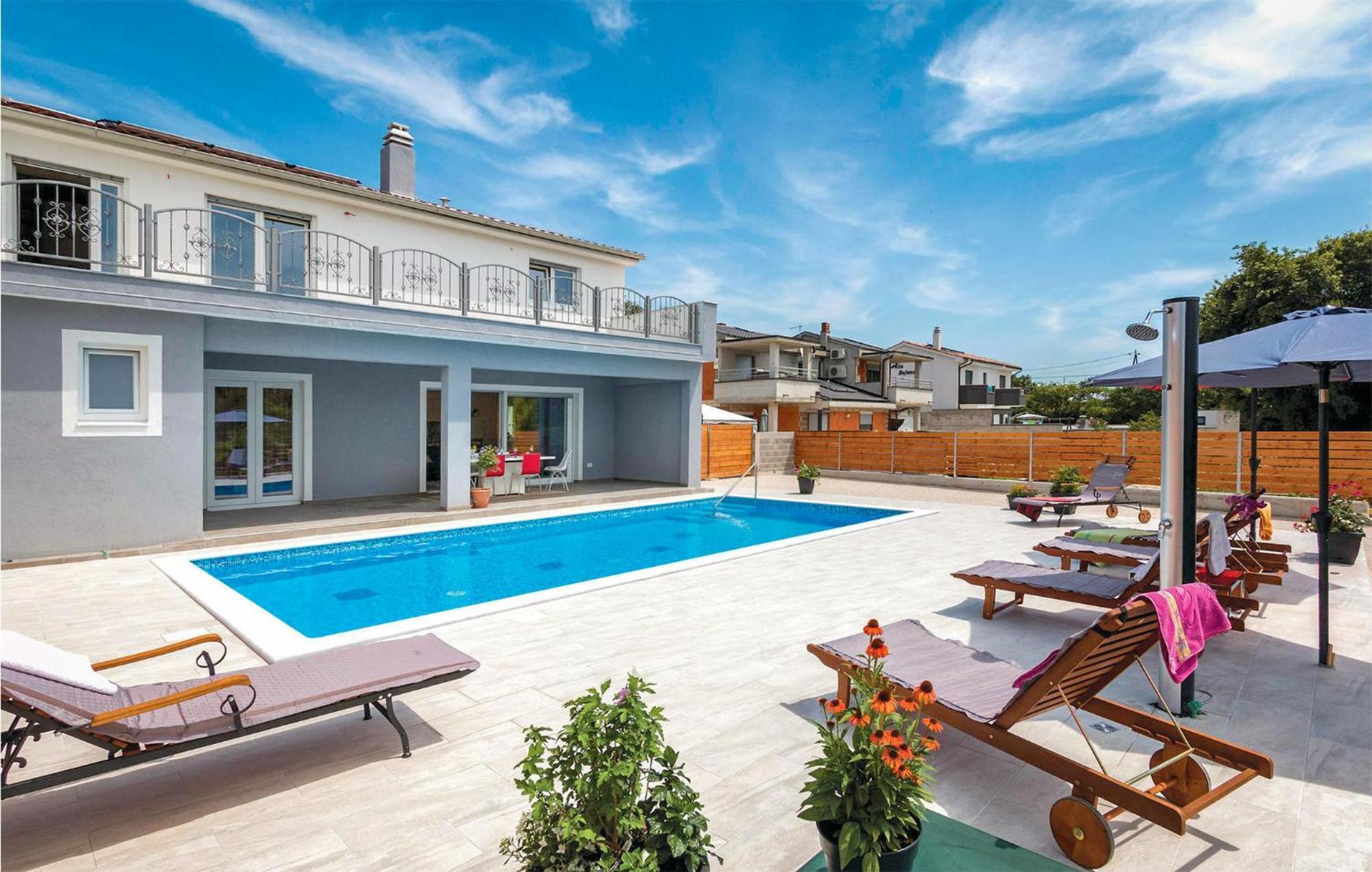 Vikendica 4 Bedroom Stunning In