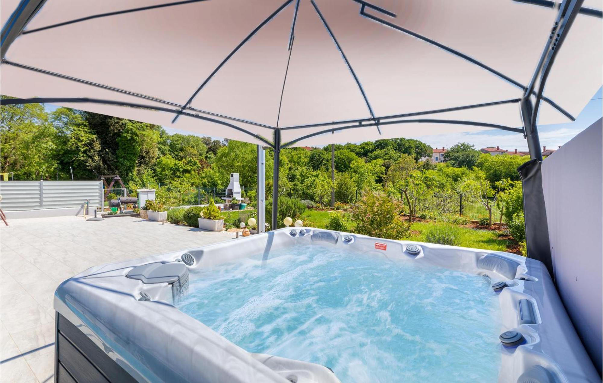 Vikendica 4 Bedroom Stunning In Pula