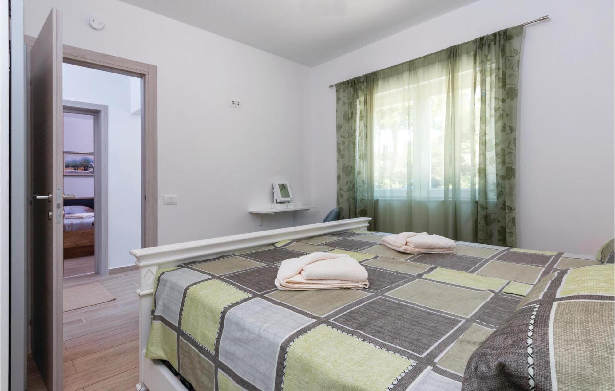 4 Bedroom Stunning In * Pula